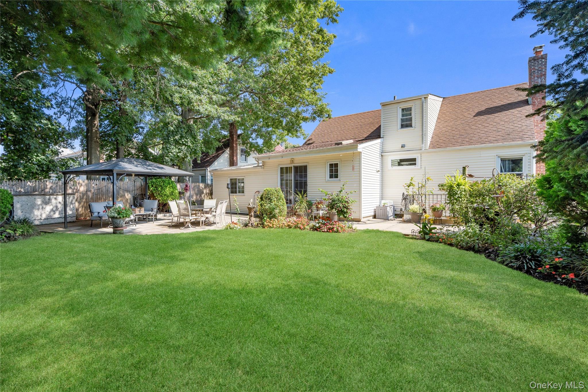 14 Mayfair Lane – For Sale photo 38