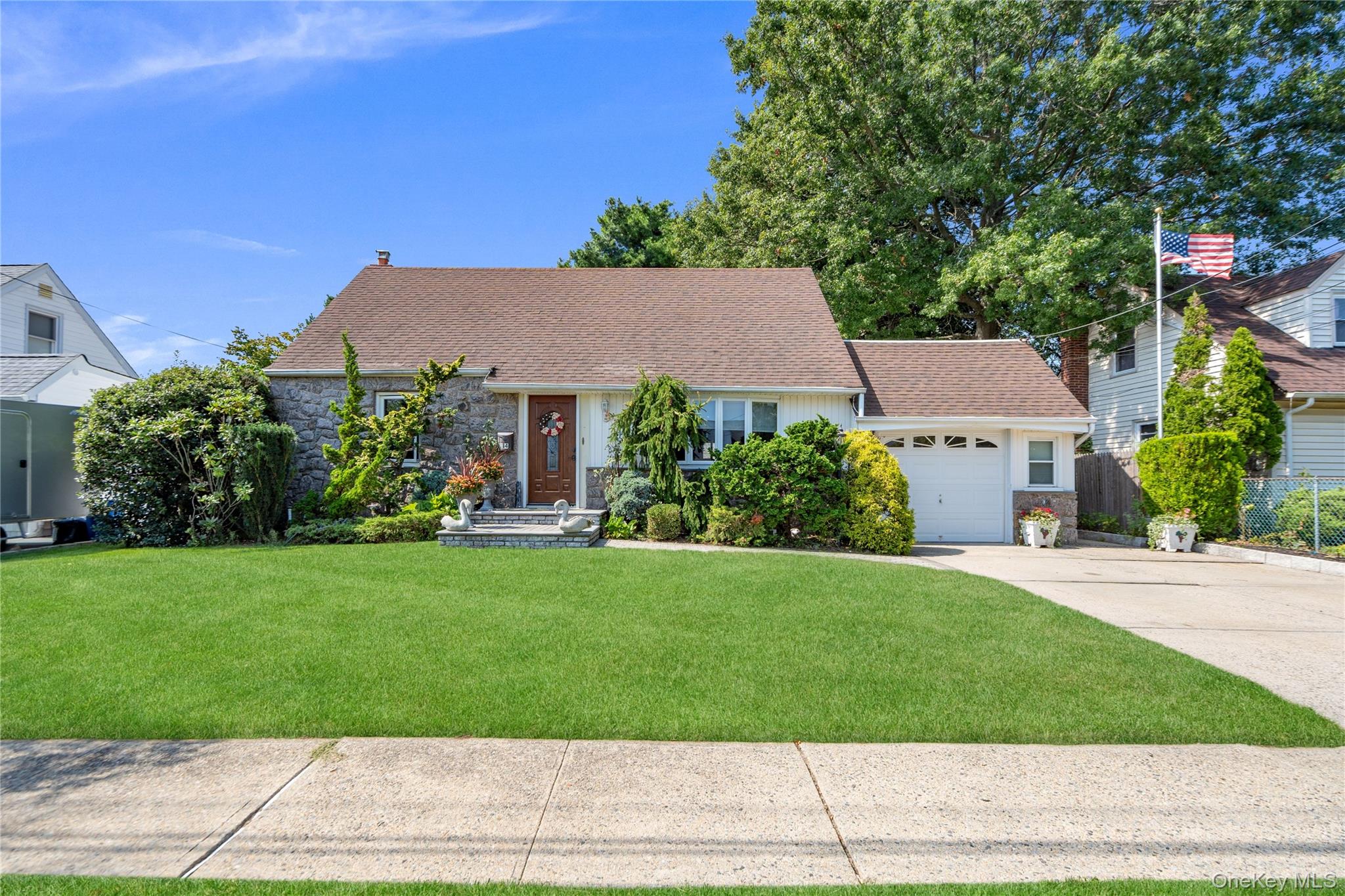 14 Mayfair Lane – For Sale photo 5