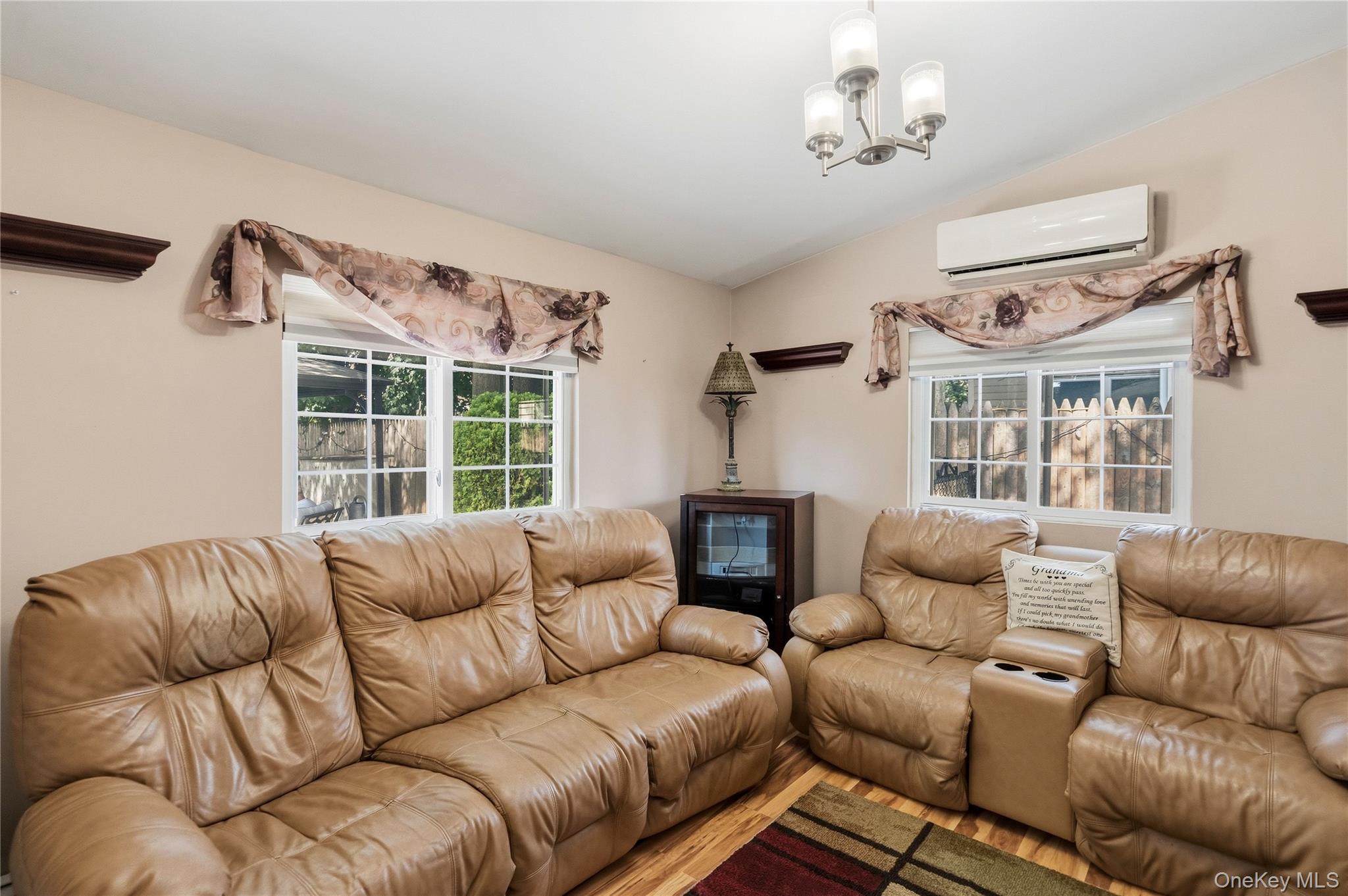 14 Mayfair Lane – For Sale photo 24
