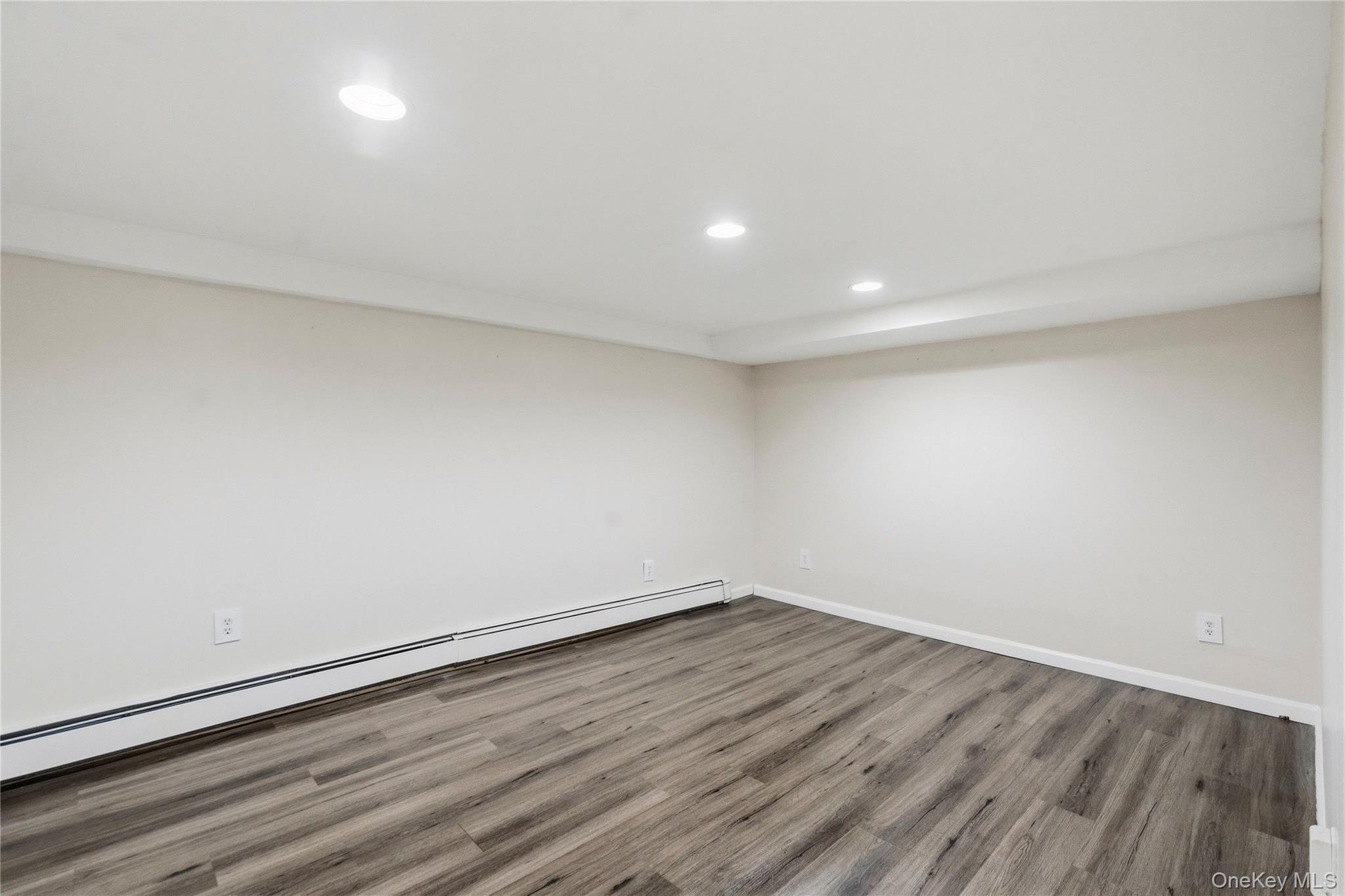 14 Mayfair Lane – For Sale photo 31