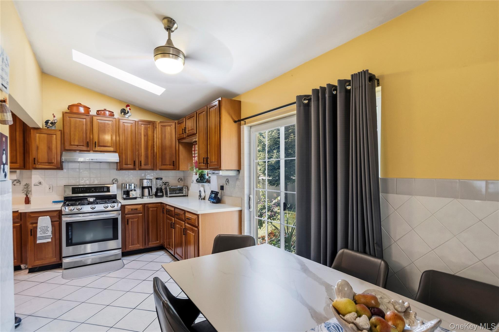 14 Mayfair Lane – For Sale photo 23