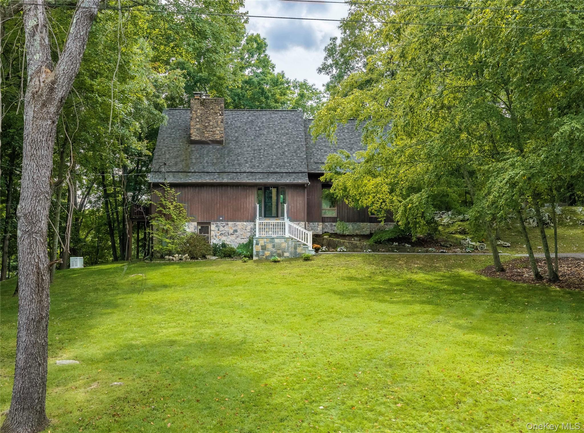 17 Tiger Trail W – For Sale photo 2