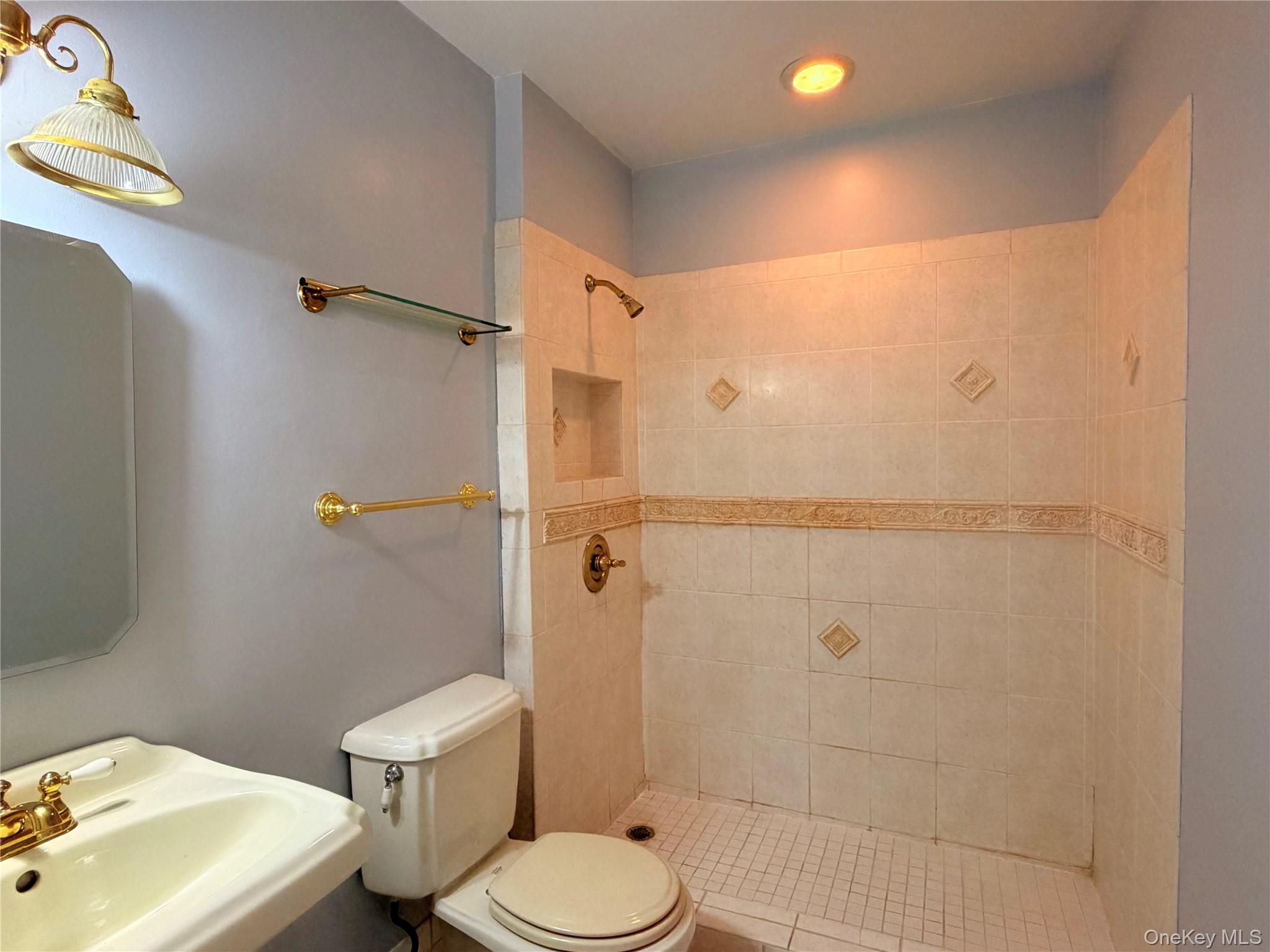 1223 Whispering Hills – For Sale photo 11