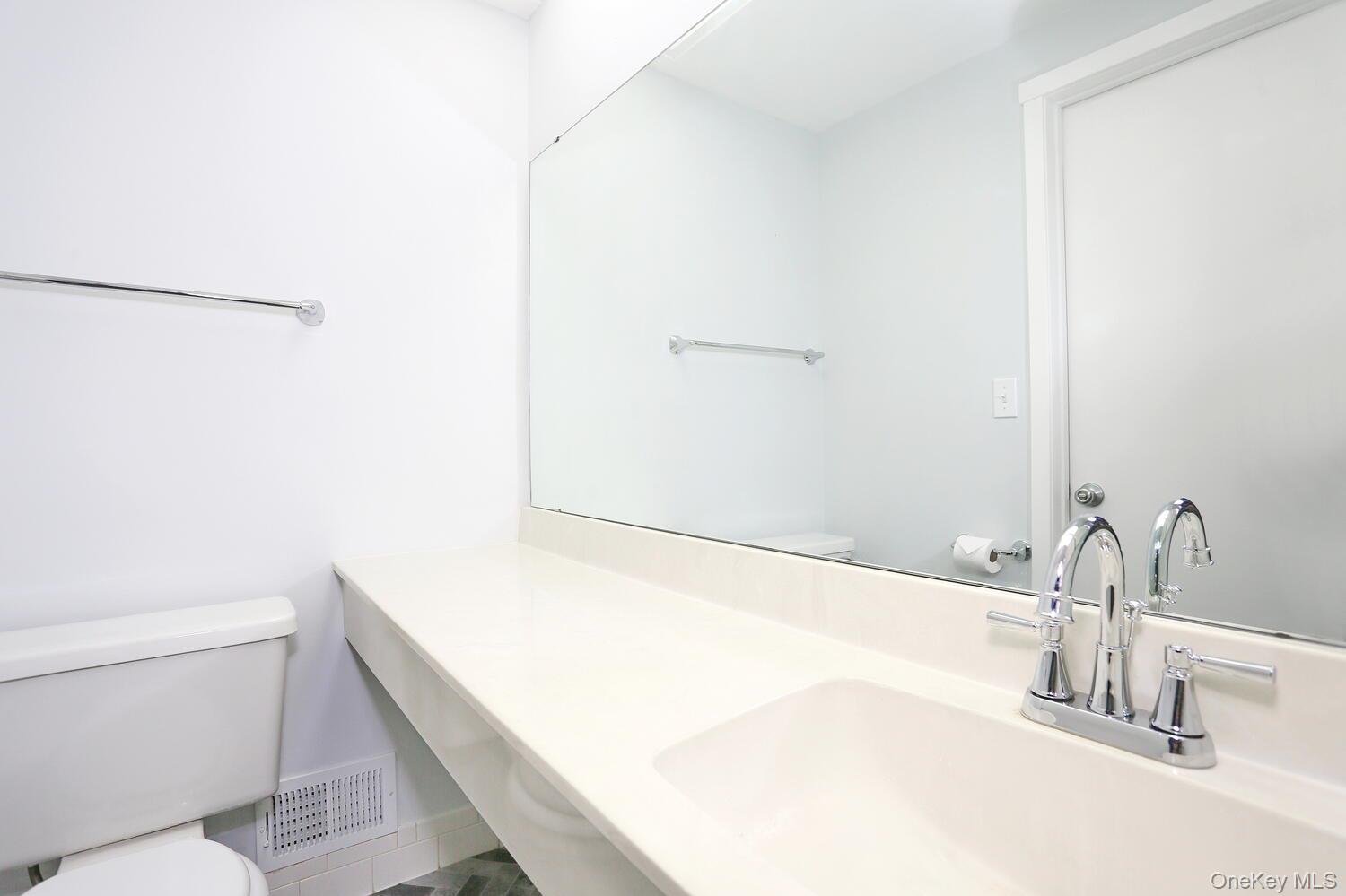 161 Treetop Circle, Unit 161 photo 19