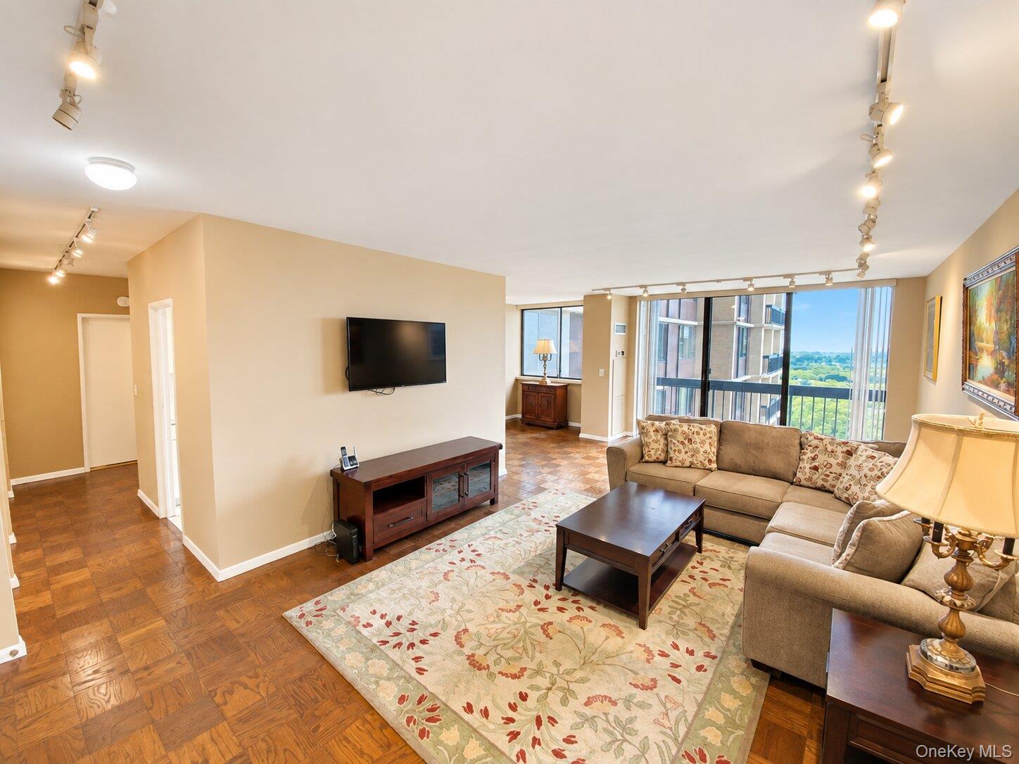 27010 Grand Central Parkway, Unit 10S photo 2