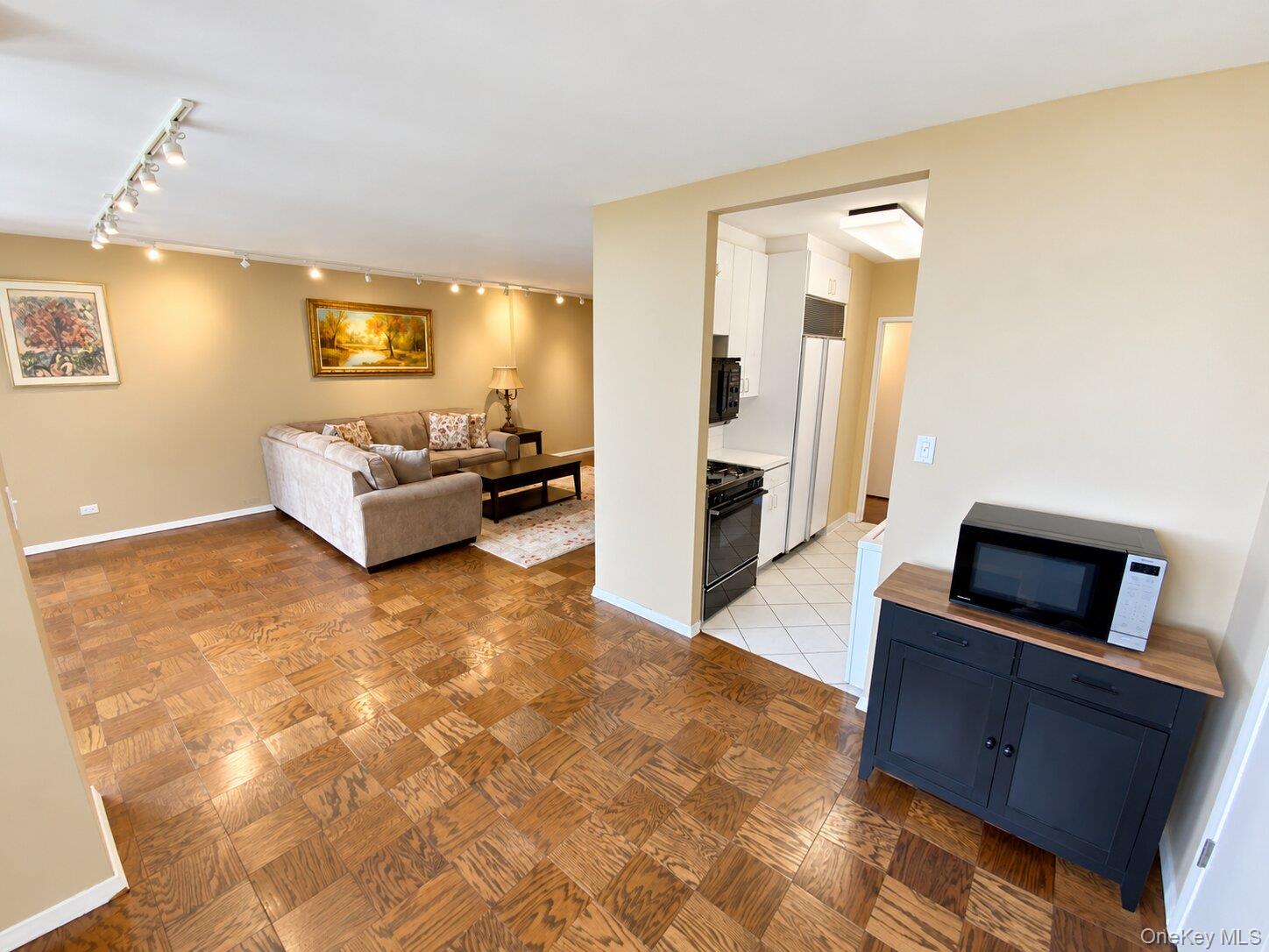 27010 Grand Central Parkway, Unit 10S photo 6
