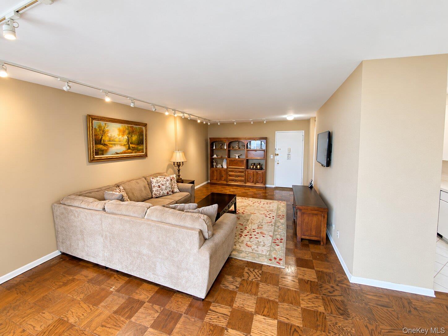 27010 Grand Central Parkway, Unit 10S photo 4