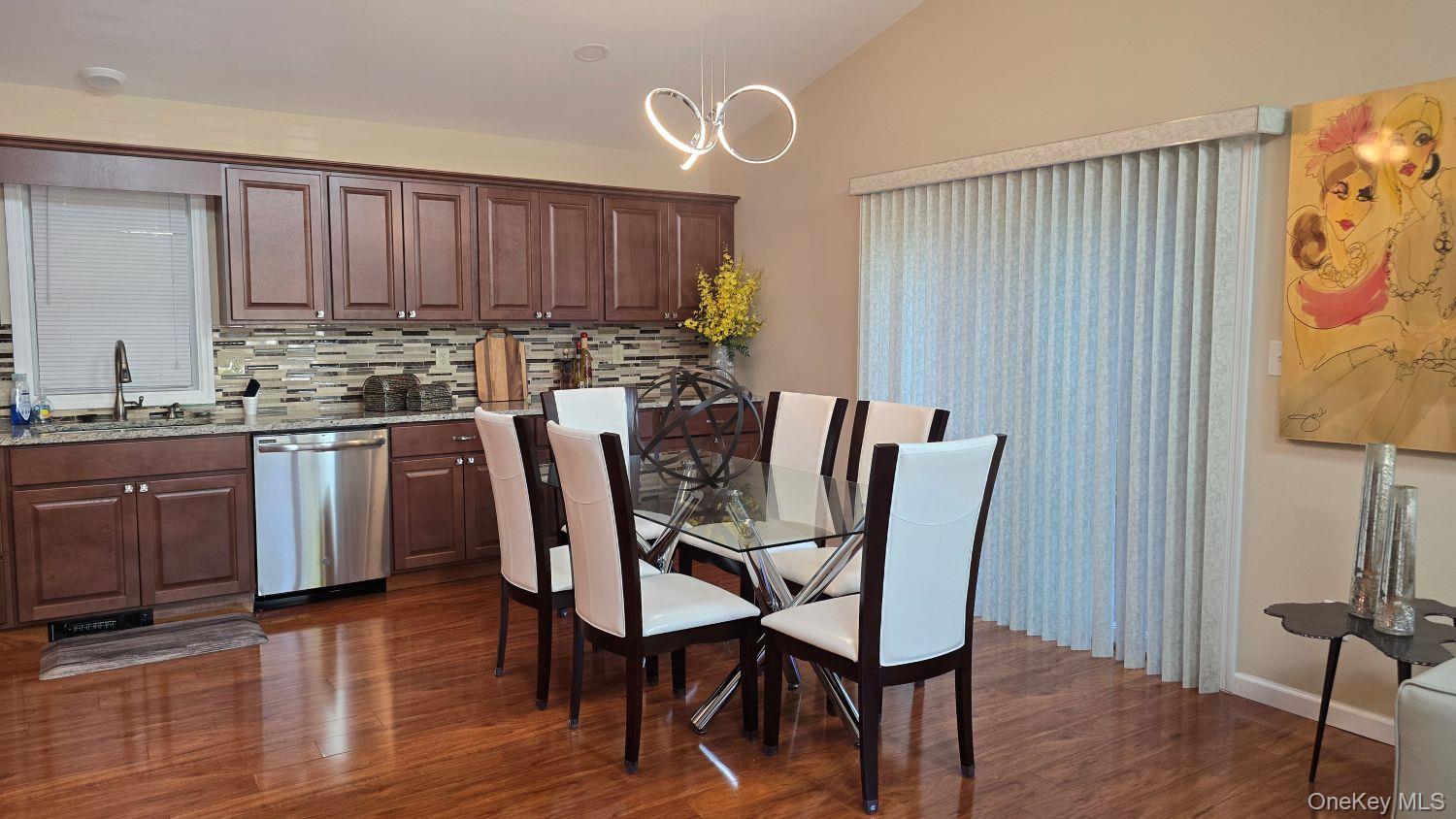 6 Bristol Lane – For Sale photo 4