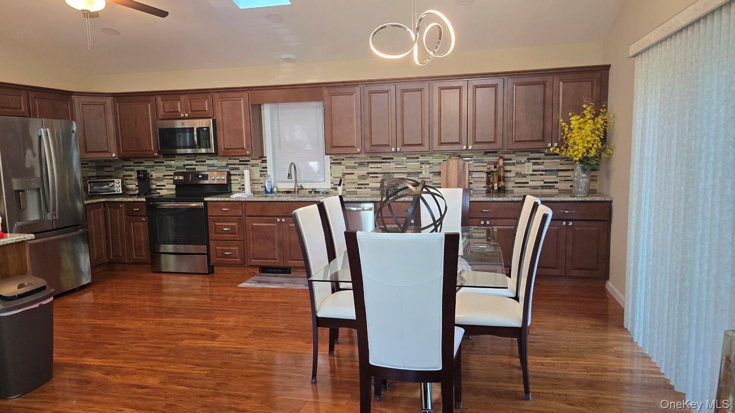6 Bristol Lane – For Sale photo 3