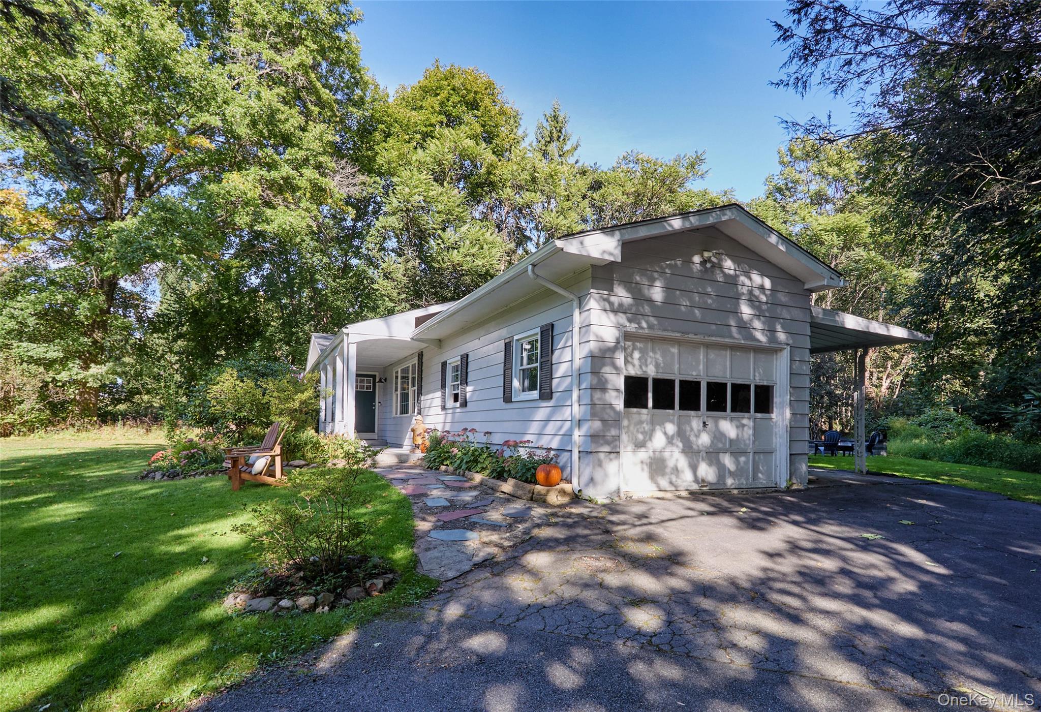 9 Red Oaks Mill Road – For Sale photo 2