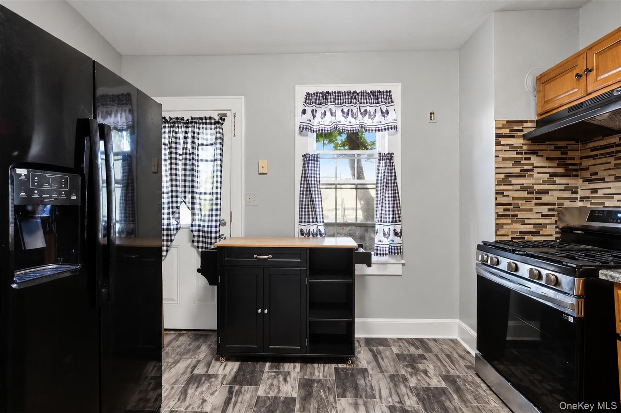 105 Fowler Street – For Sale photo 4