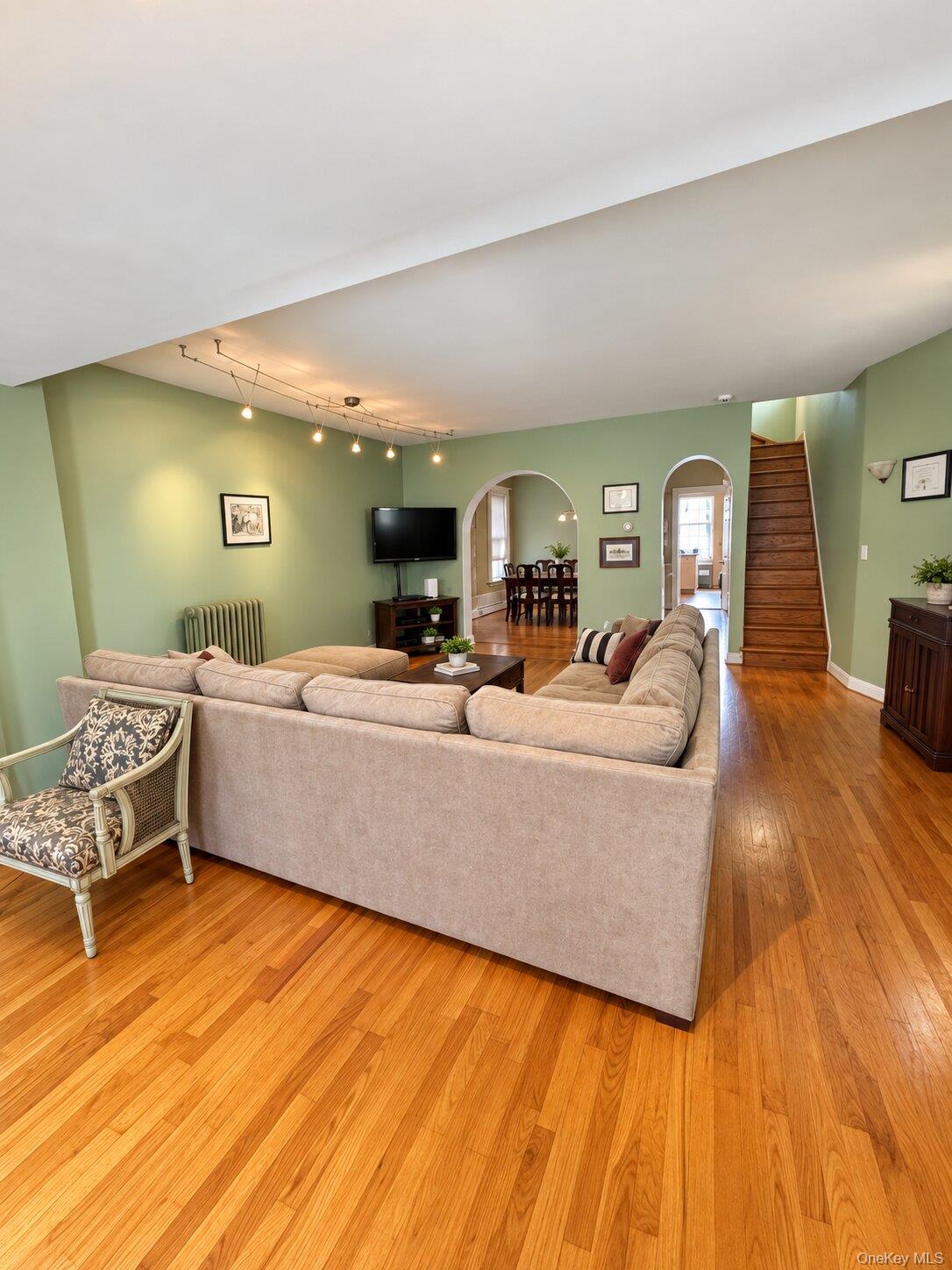 135-16 Kew Gardens Road – For Sale photo 4