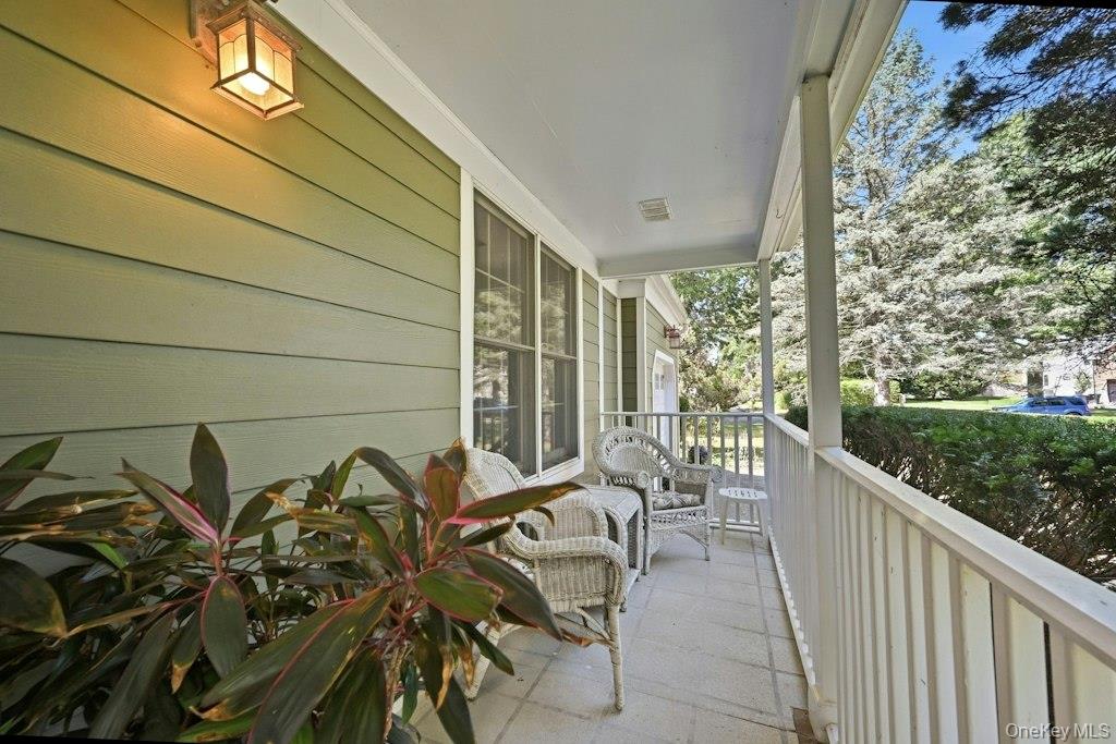 985 Silver Colt Road – For Sale photo 5