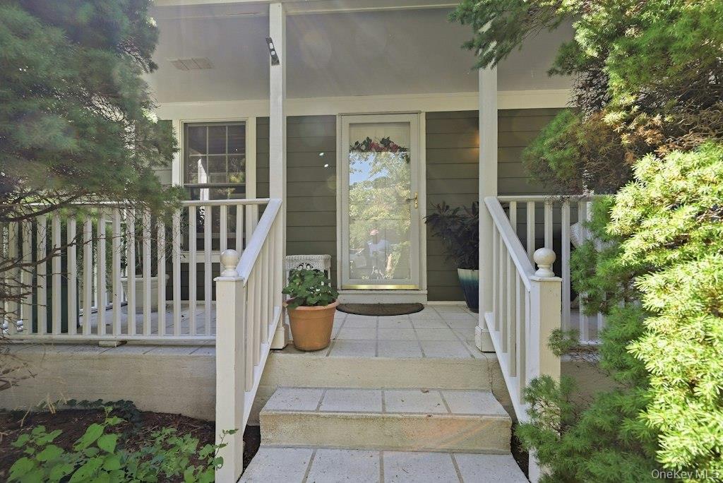 985 Silver Colt Road – For Sale photo 4