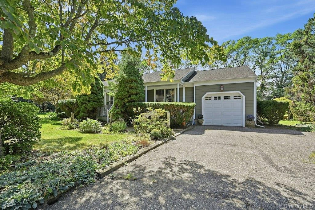 985 Silver Colt Road – For Sale photo 2