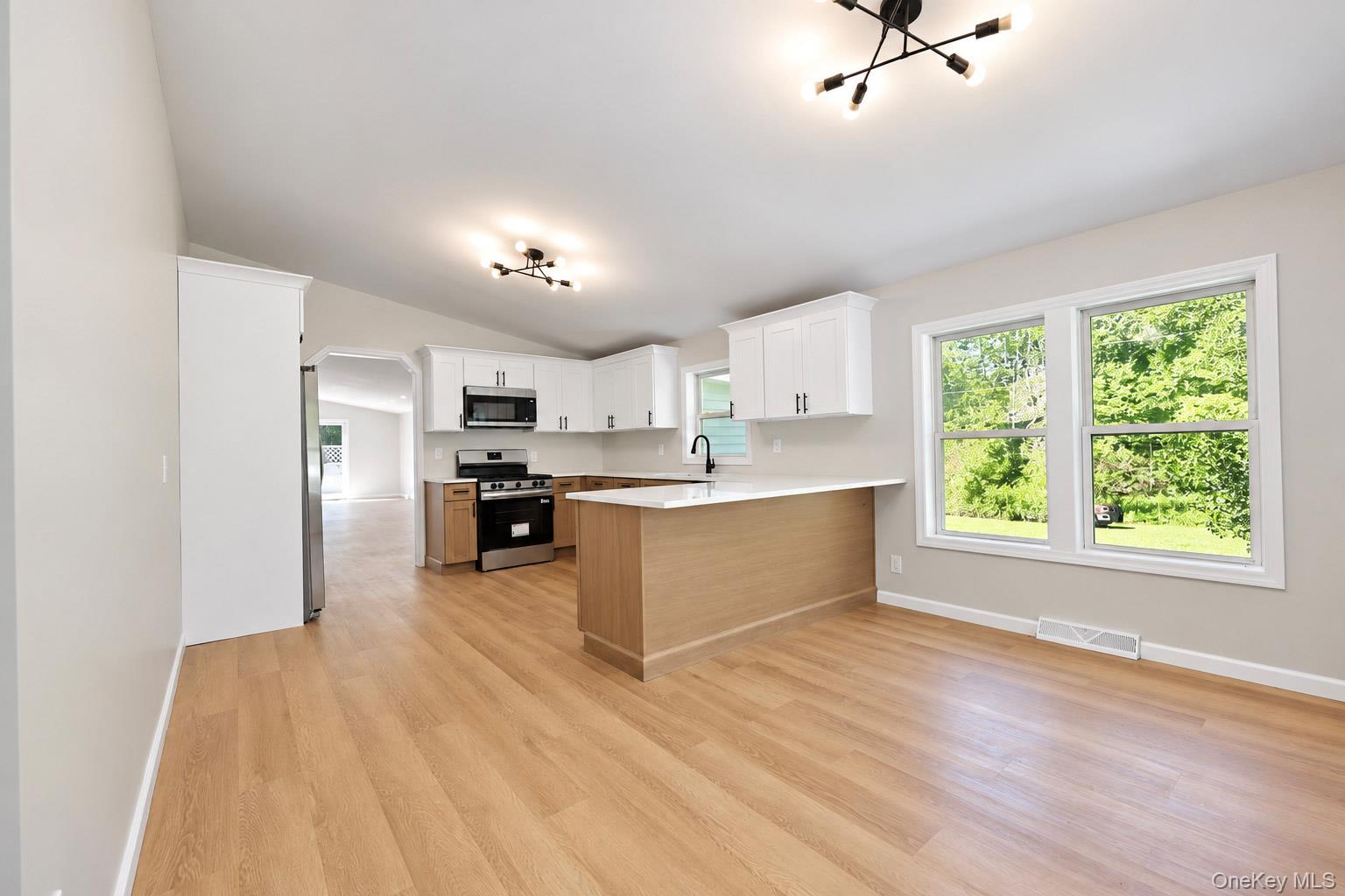 10 Spike Horn Road – For Sale photo 5