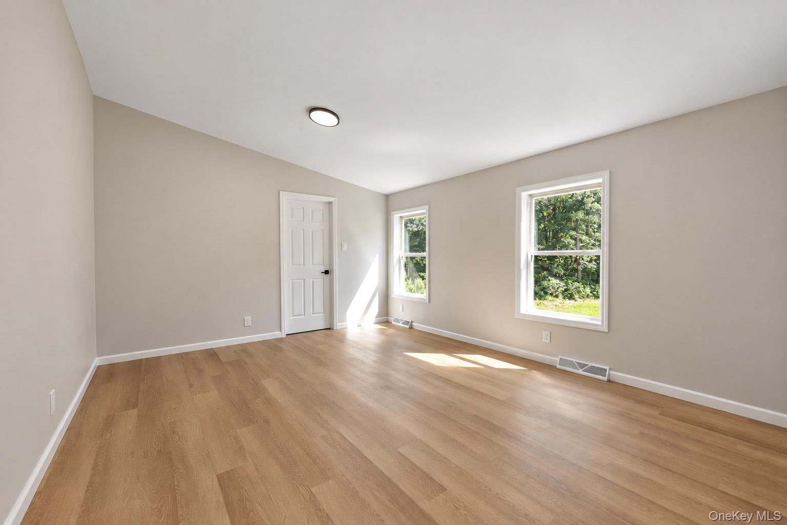 10 Spike Horn Road – For Sale photo 19