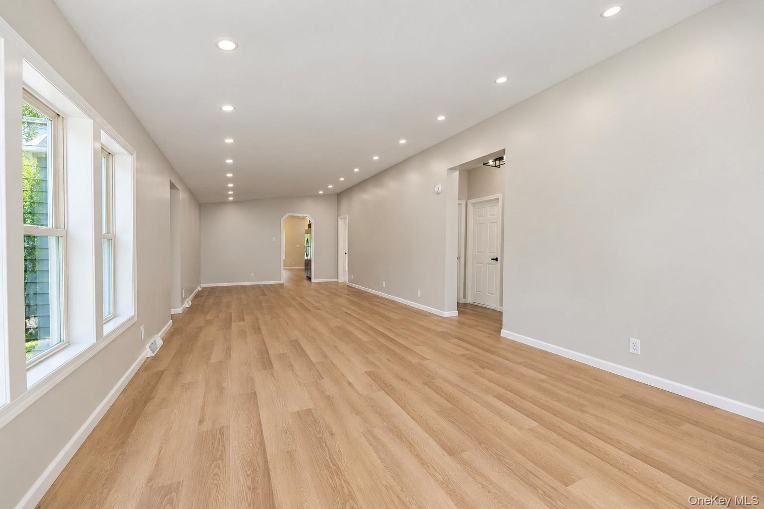 10 Spike Horn Road – For Sale photo 12