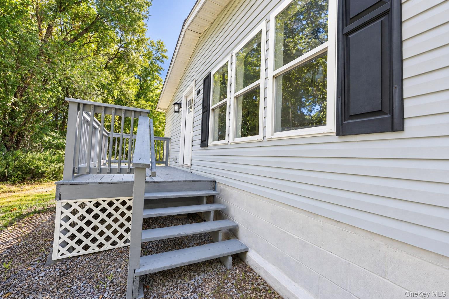 10 Spike Horn Road – For Sale photo 2
