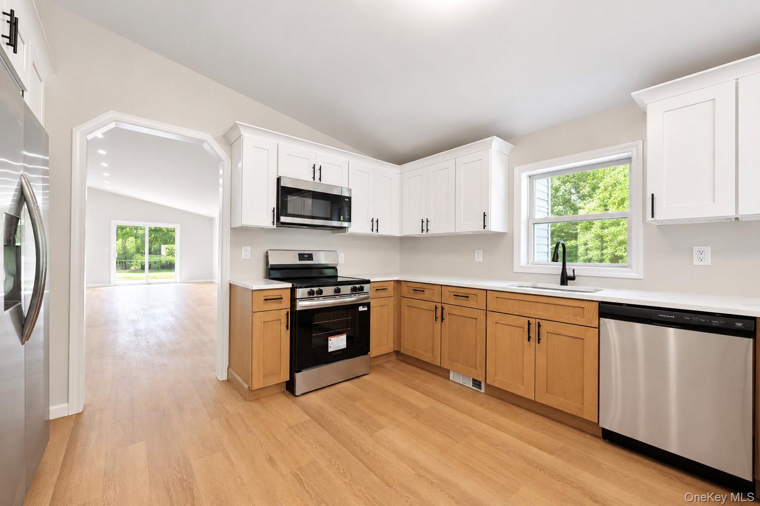 10 Spike Horn Road – For Sale photo 6