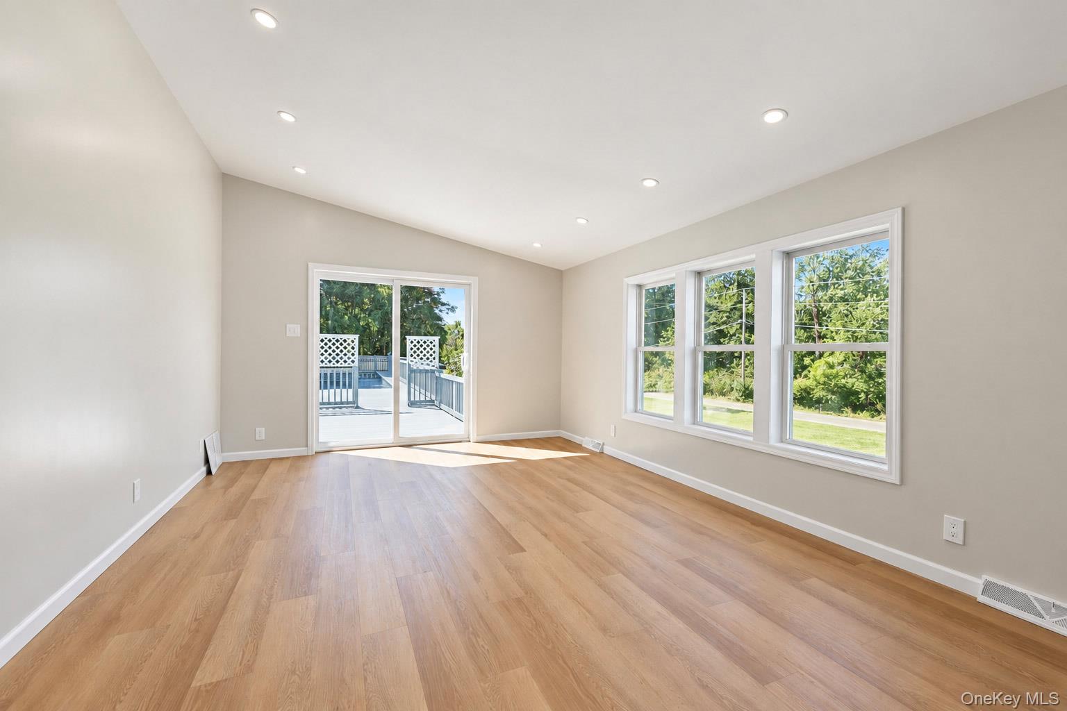 10 Spike Horn Road – For Sale photo 9