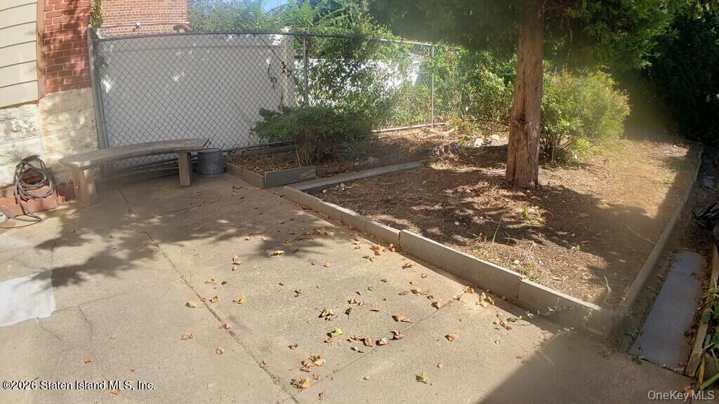 79-52 77th – For Sale photo 13
