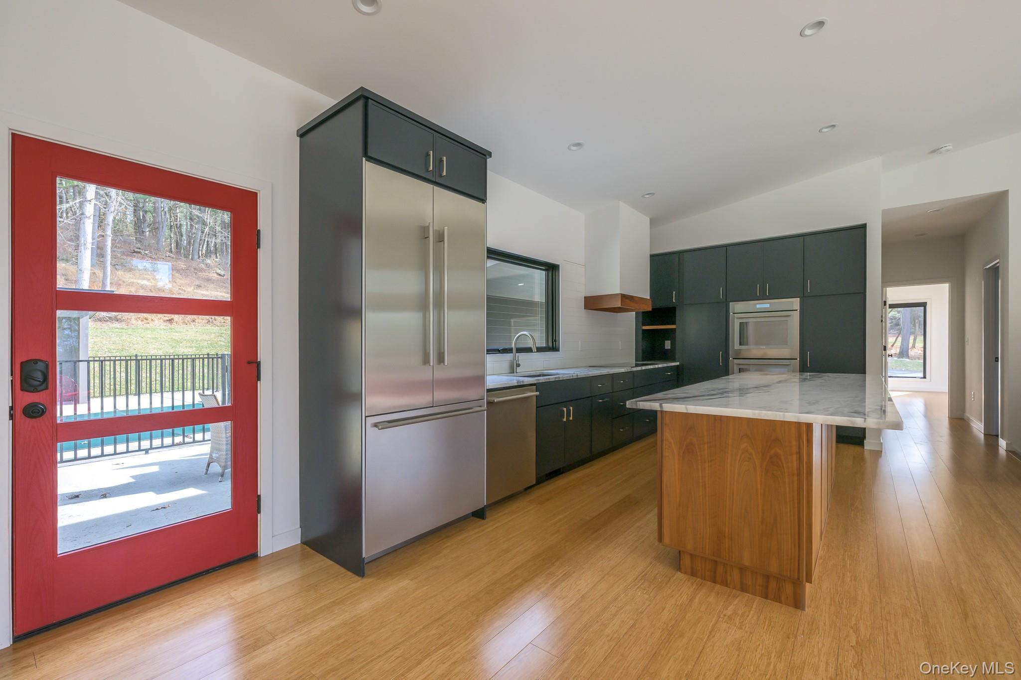 501 Birch Street – For Sale photo 8