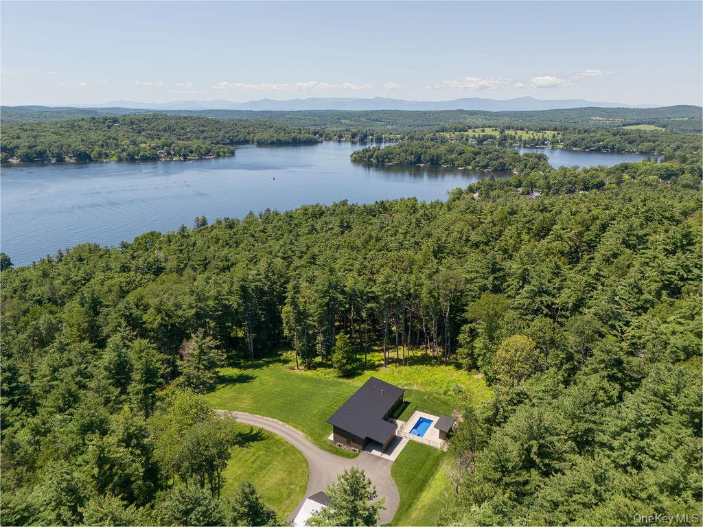 501 Birch Street – For Sale