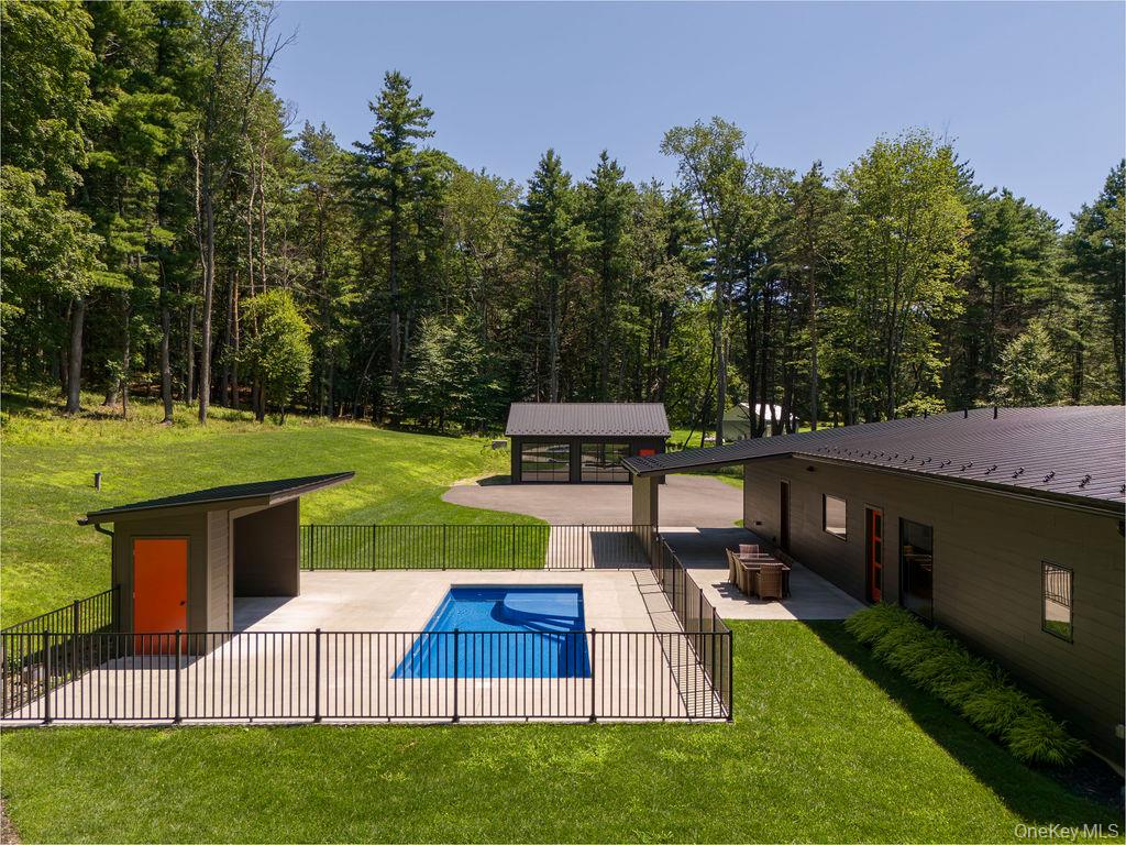 501 Birch Street – For Sale photo 3