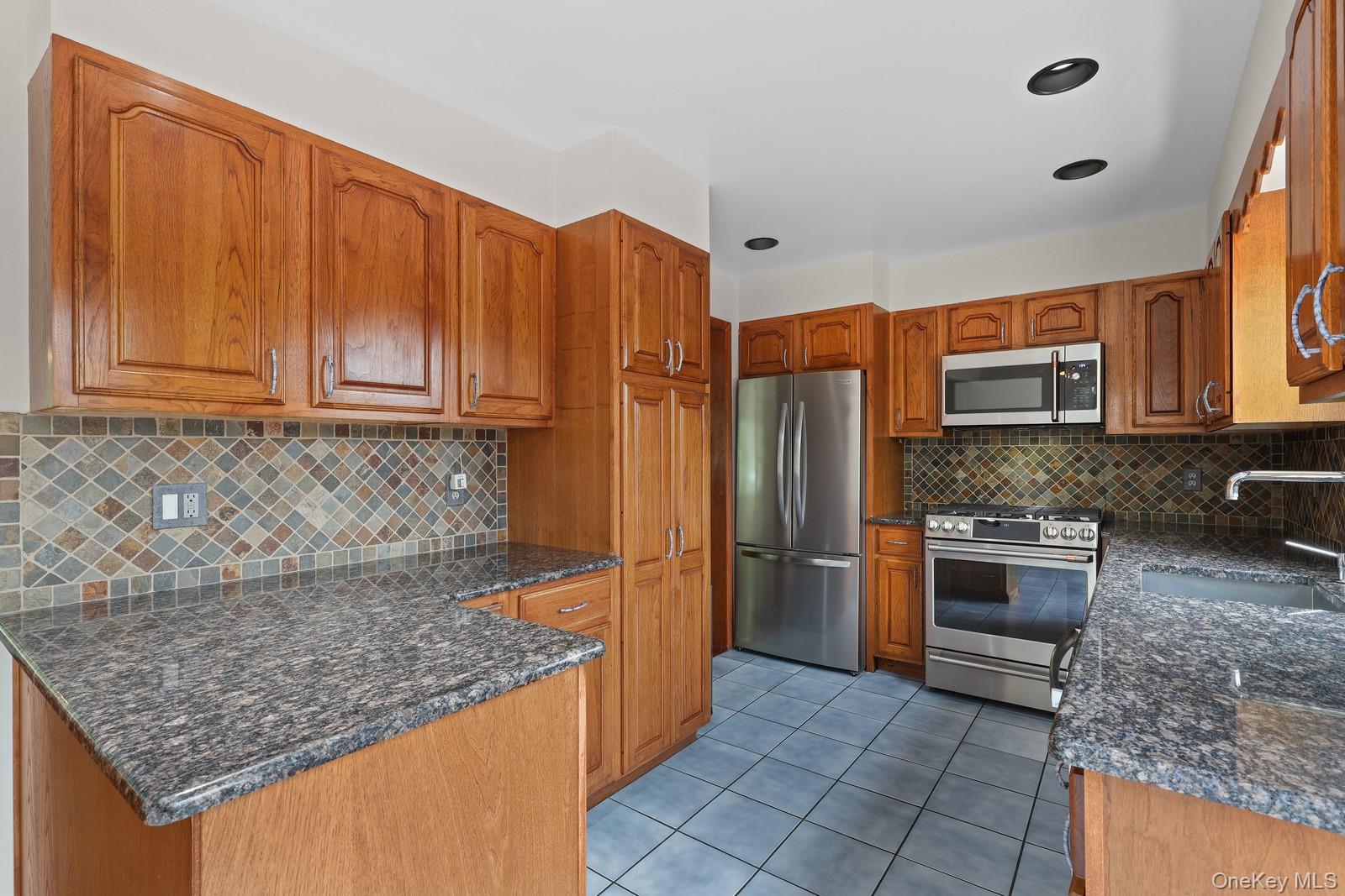 233 Hill Street – For Sale photo 10