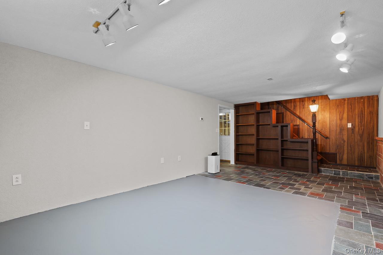 233 Hill Street – For Sale photo 17
