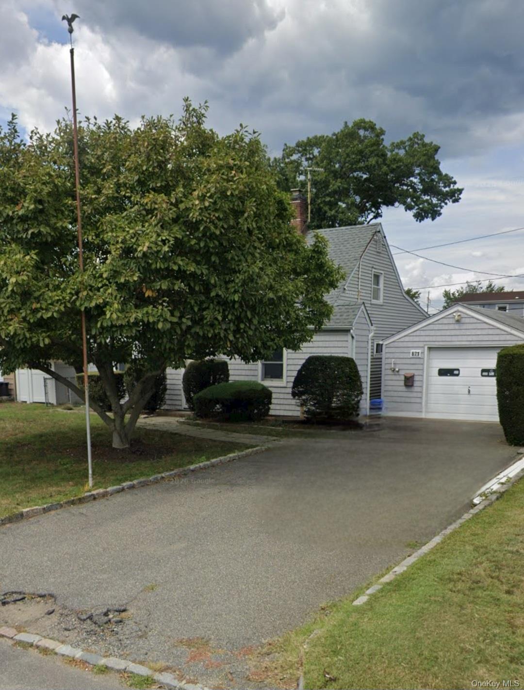 671 Lowell Street – For Sale