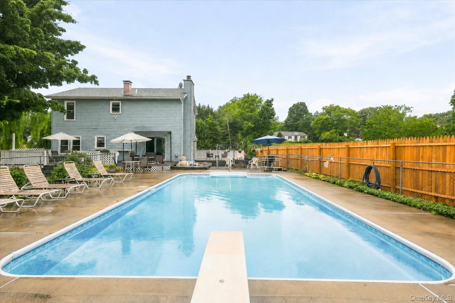 2 Summerset Drive – For Sale photo 2
