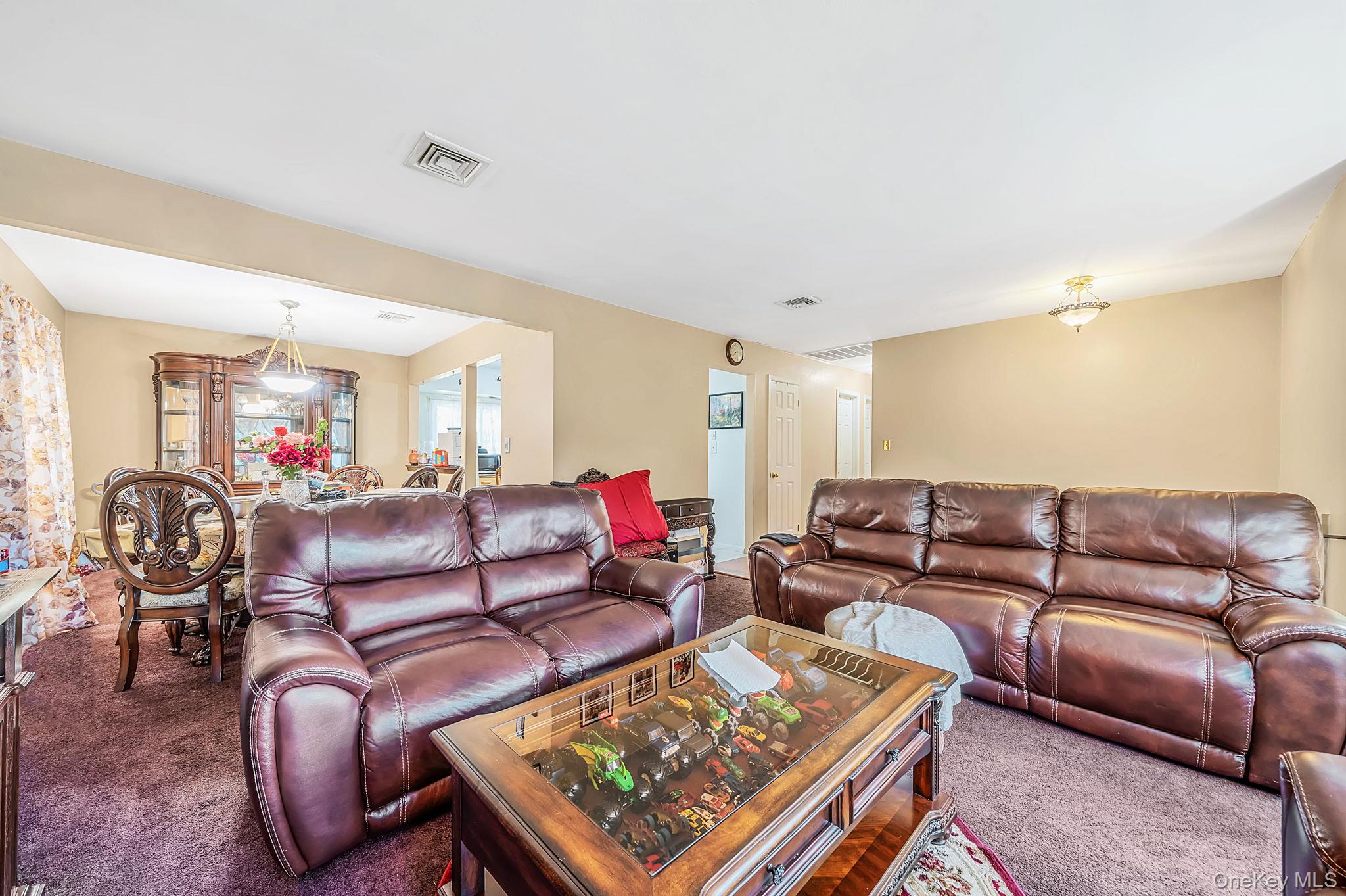 201 Overton Street – For Sale photo 3