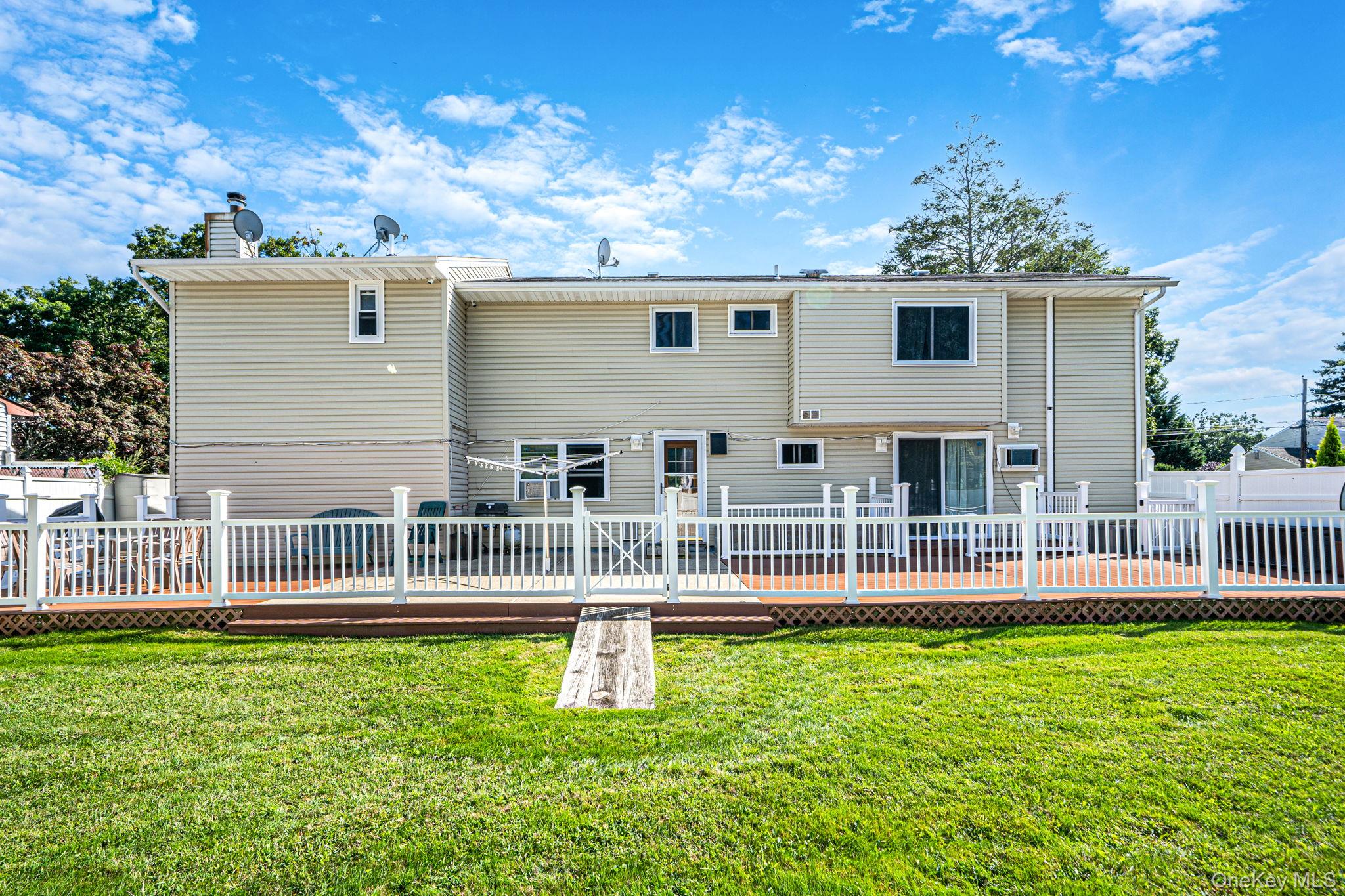 201 Overton Street – For Sale photo 32