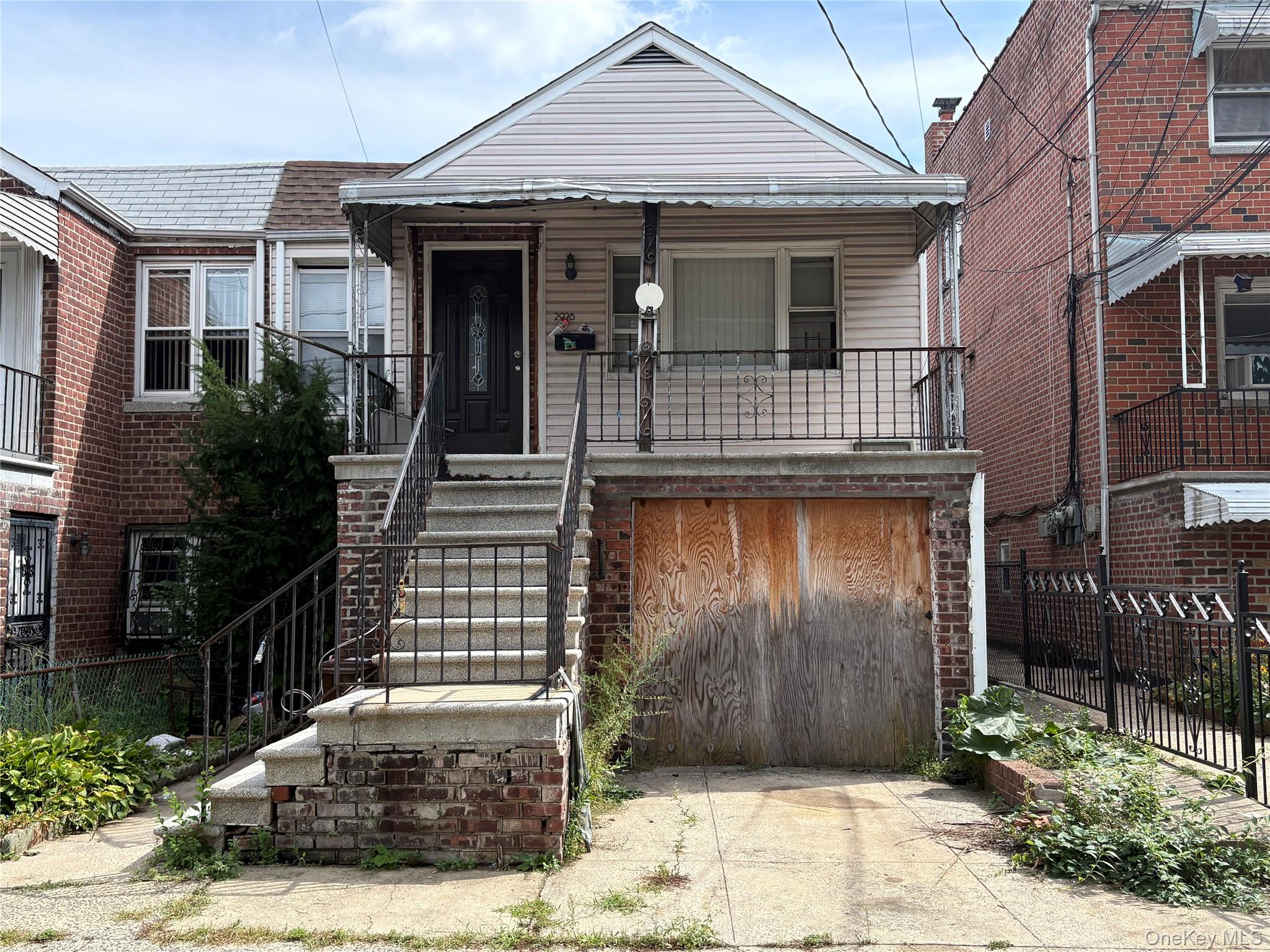 2928 Fenton Avenue – For Sale