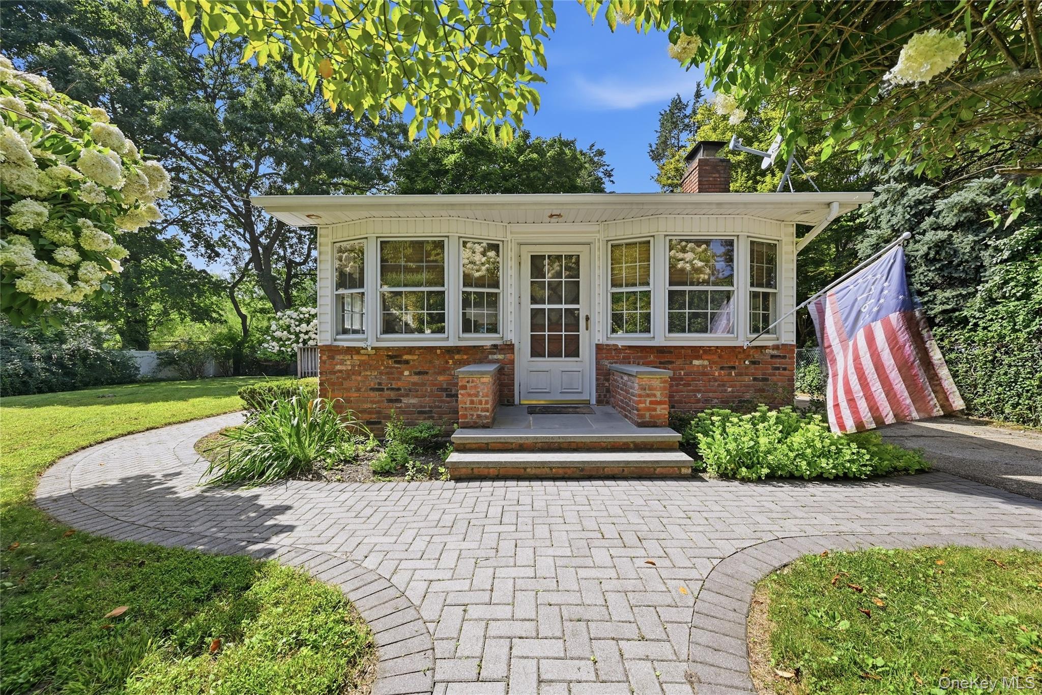 76 Queen Road – For Sale
