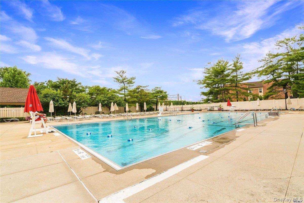 1301 Michael Court, Unit 1623 photo 27