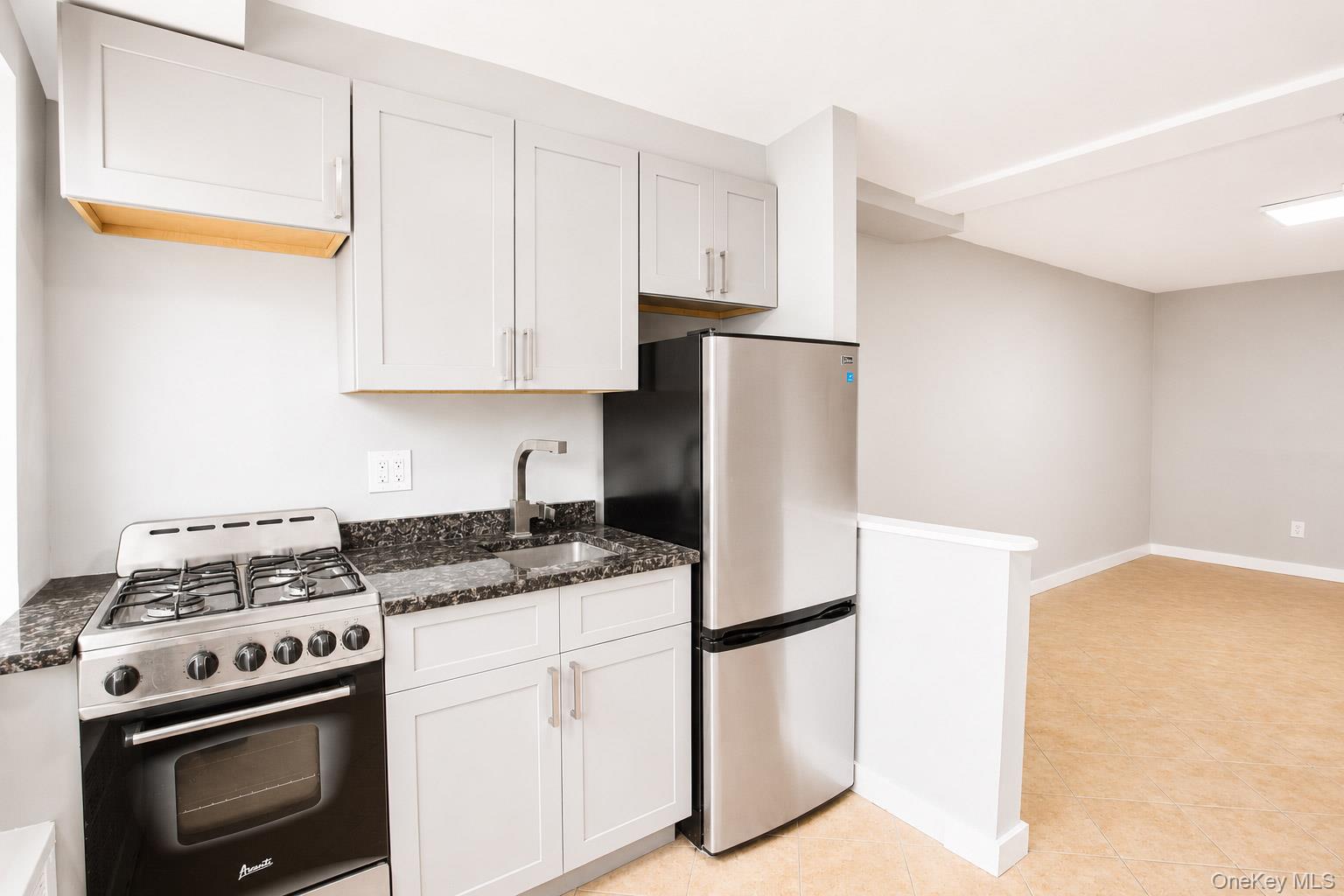 470 E Broadway, Unit A-2 photo 11