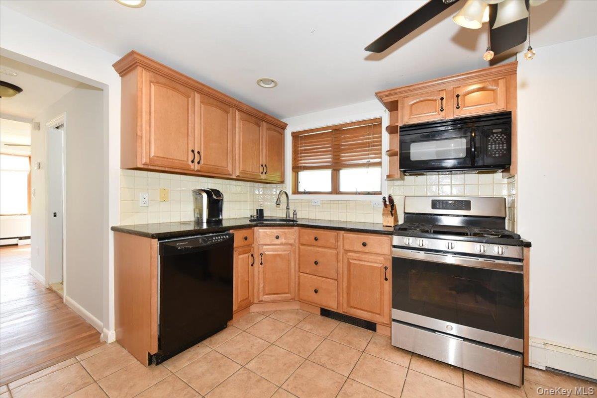 35 Montauk Drive – For Sale photo 14