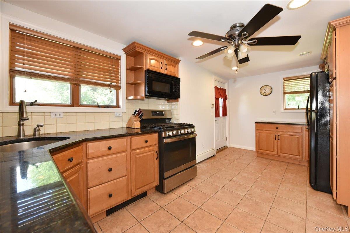 35 Montauk Drive – For Sale photo 13