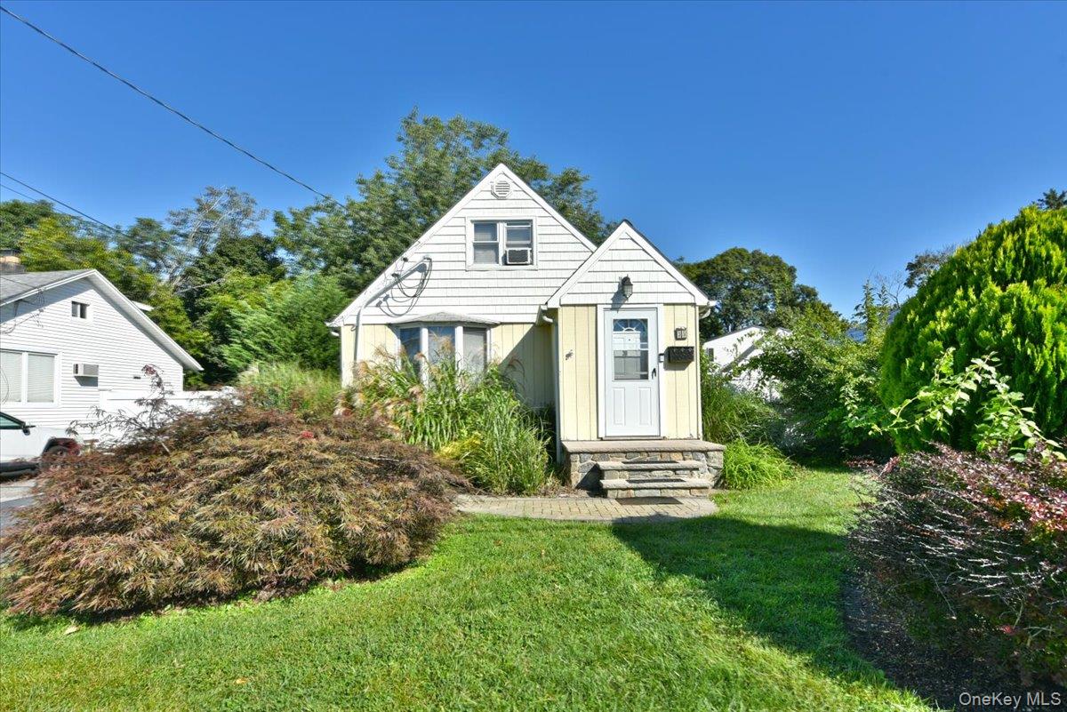 35 Montauk Drive – For Sale photo 2