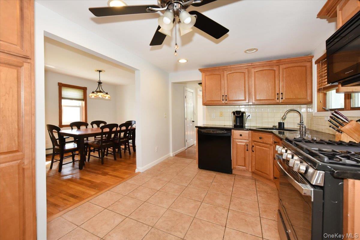 35 Montauk Drive – For Sale photo 15