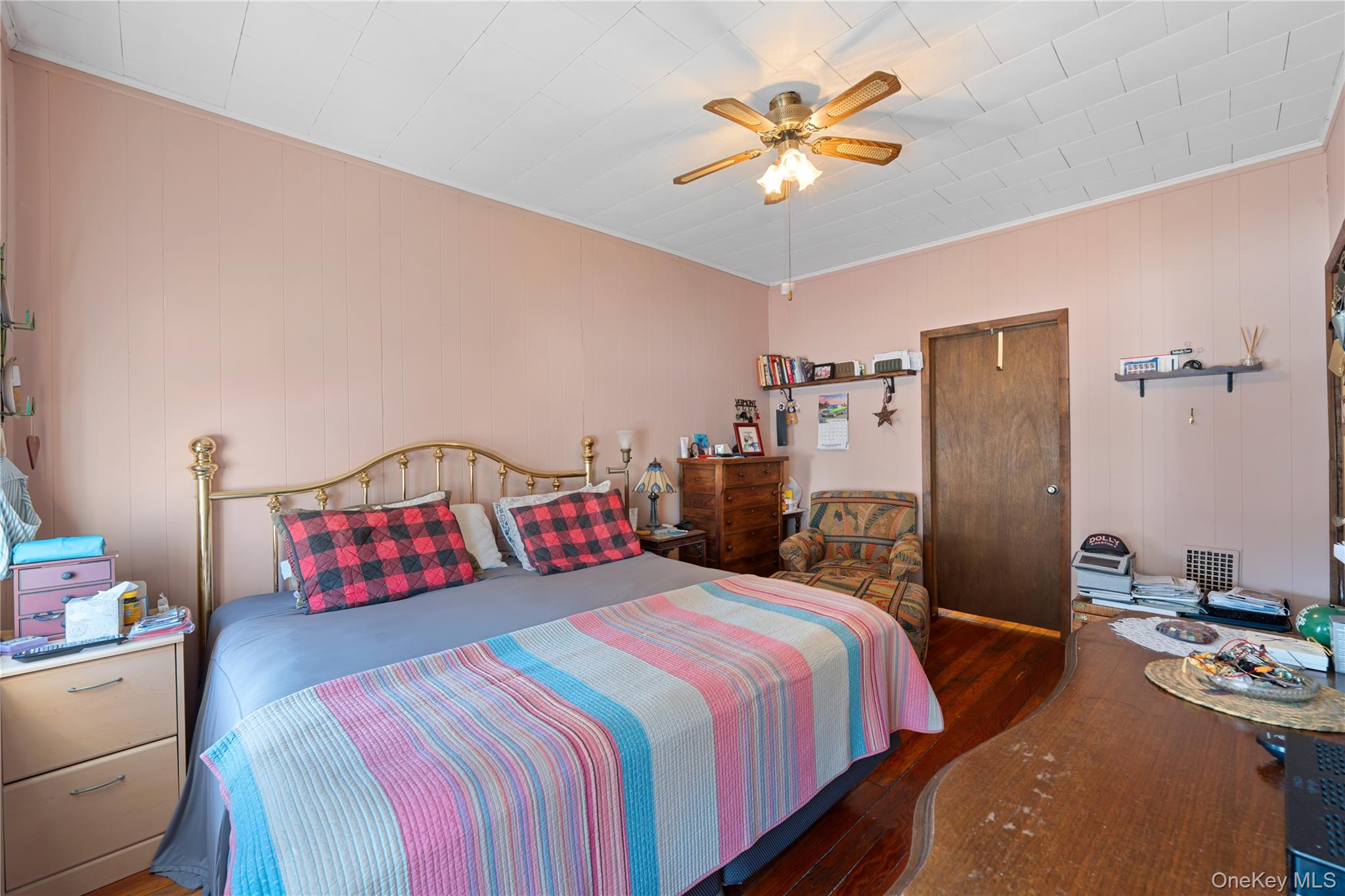 71-15 68th Street – For Sale photo 31