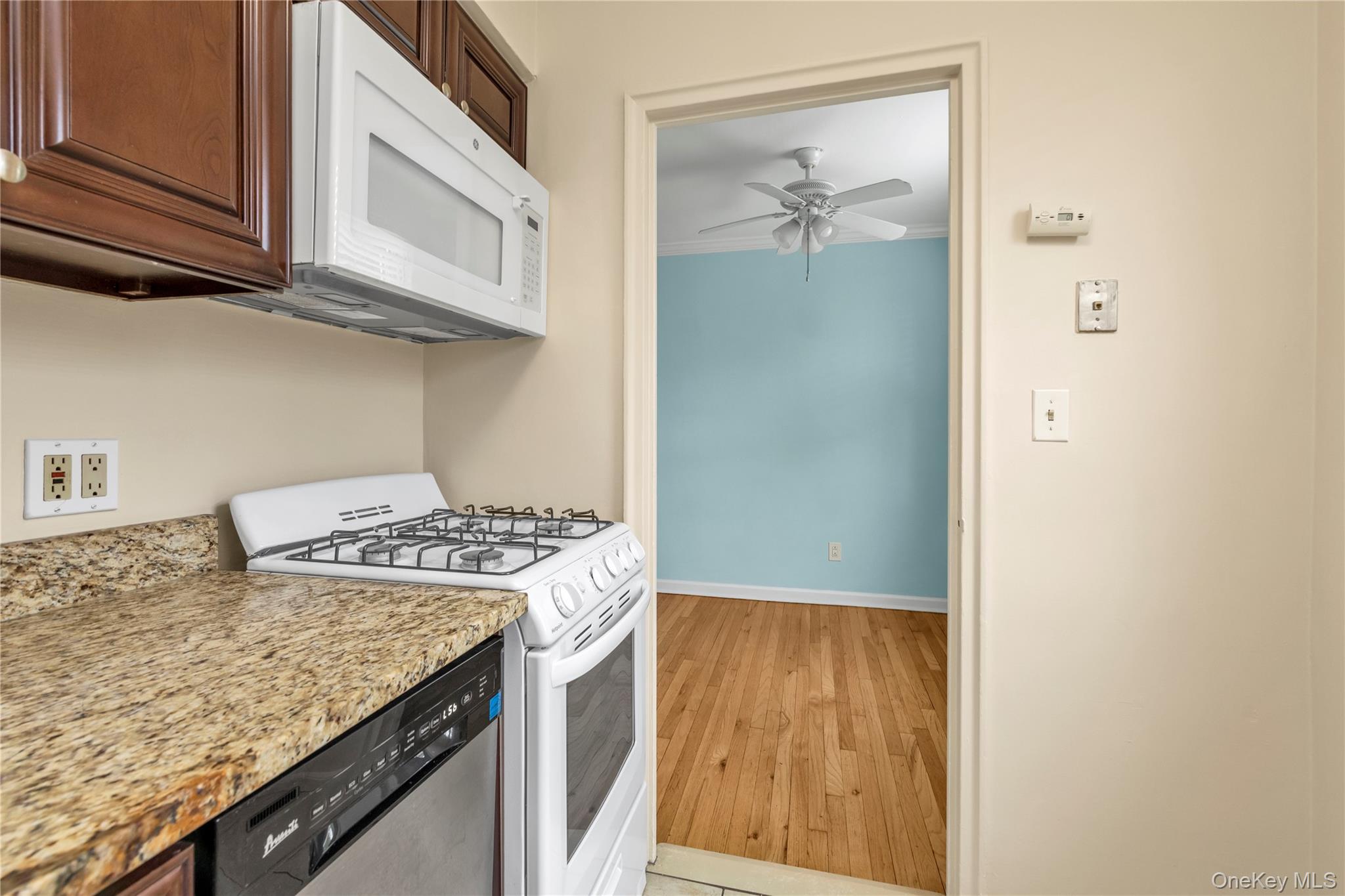 275 Maple Avenue, Unit 4-G photo 7