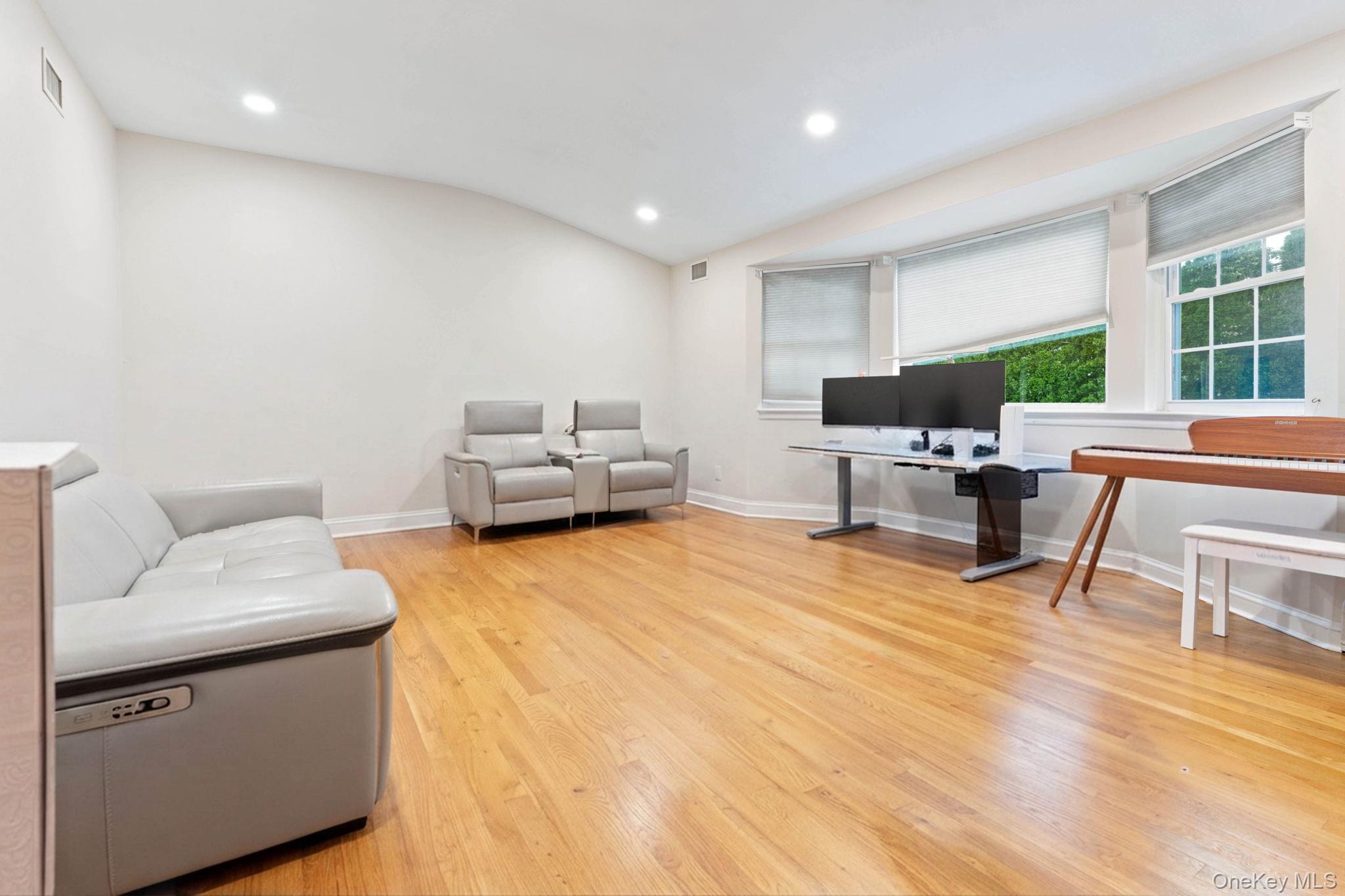 89 Brook Court S – For Sale photo 14