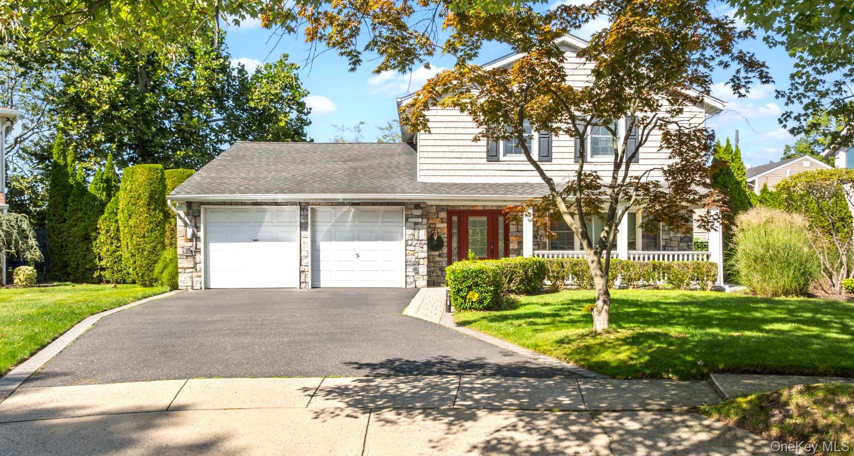 89 Brook Court S – For Sale