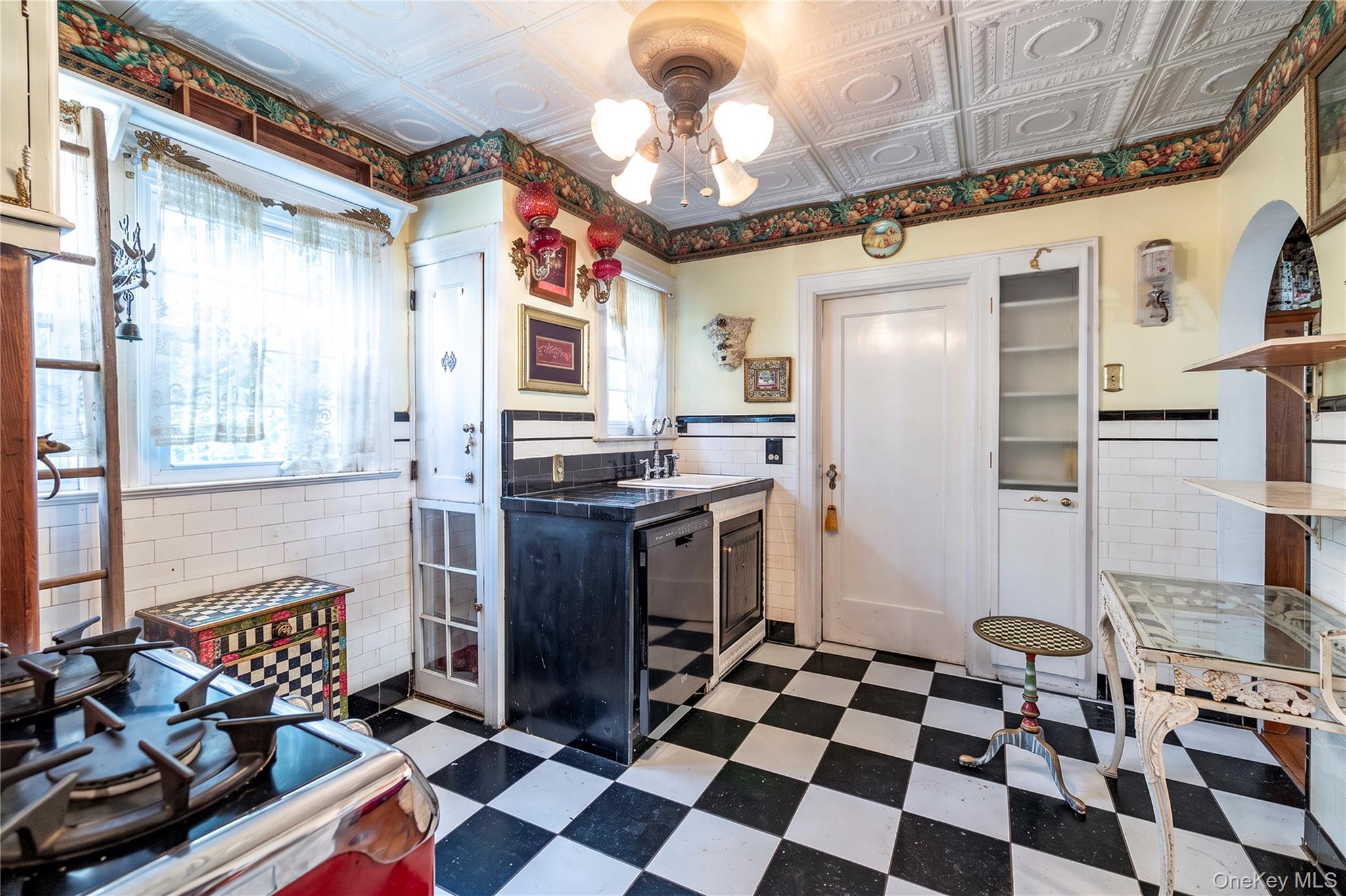 166 Southard Avenue – For Sale photo 5