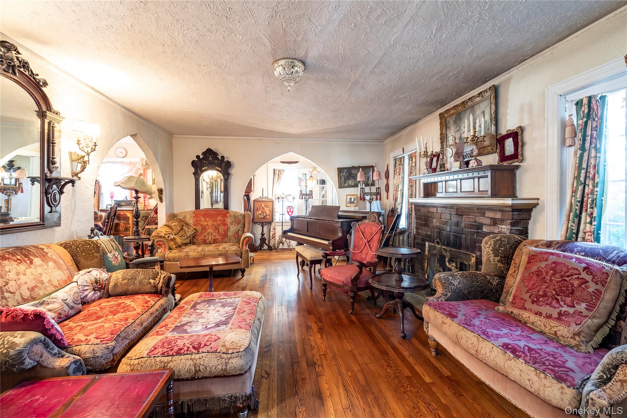 166 Southard Avenue – For Sale photo 2