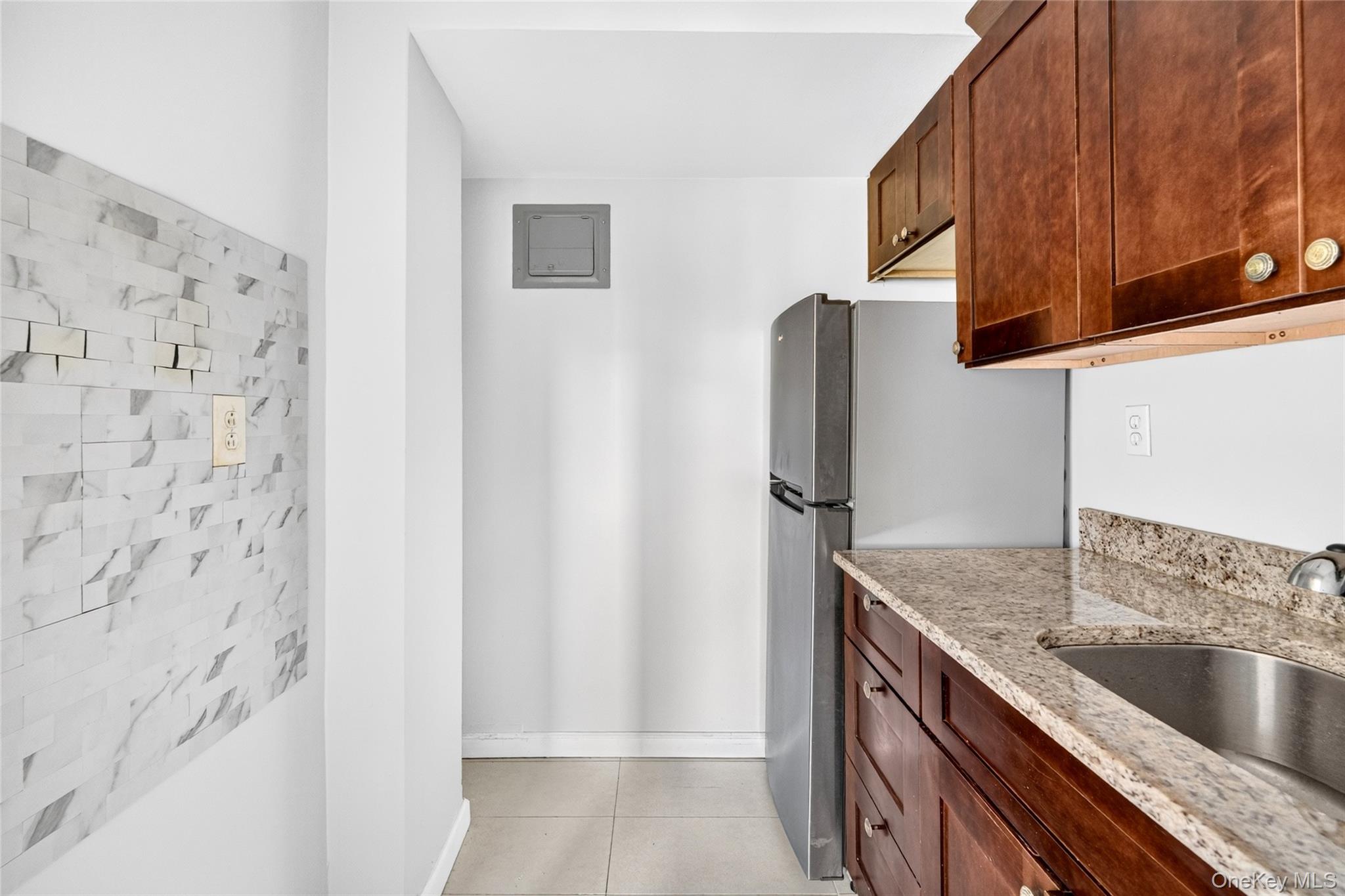 30 E Hartsdale Avenue, Unit 3L photo 19